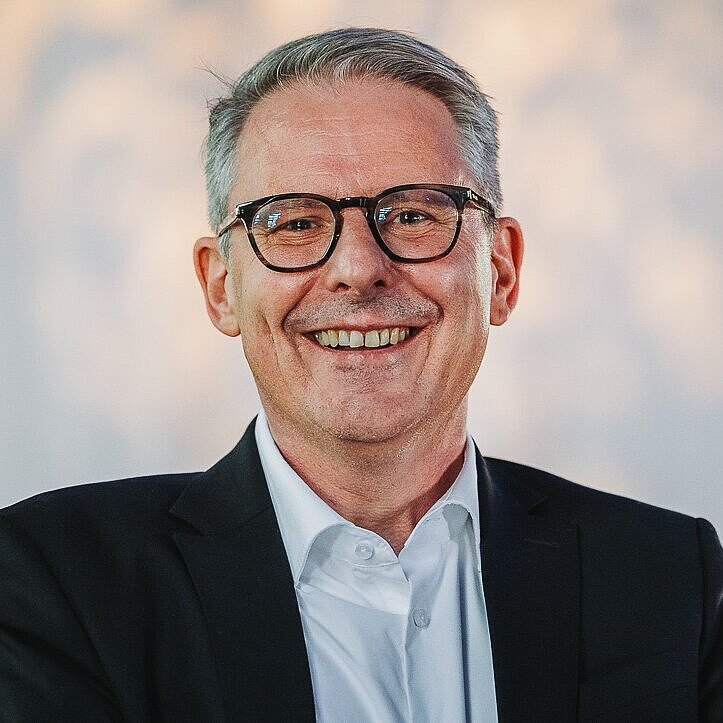 Dipl.-Ing. Bernd Geis Dipl.-Ing. Bernd Geis